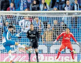  ?? EFE ?? El gol. Remata Moreno el centro de García y vence a Keylor Navas.