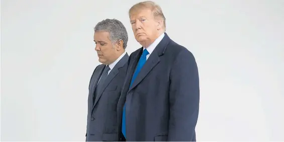  ?? EFE ?? Preocupaci­ón. El presidente Trump y su colega colombiano, Iván Duque, que lo visitó en la Casa Blanca, caminan luego de la rueda de prensa.