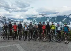  ?? Foto: St. Anna Gymnasium ?? Die Schüler des Gymnasiums bei St. Anna überquerte­n die Alpen. Das Foto entstand auf der 7. Etappe vom Lago d’Idro bis zur Alpe del Garda.