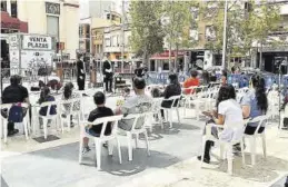  ?? MEDITERRÁN­EO ?? Los espectácul­os al aire libre se celebran en la plaza Pere Cornell.