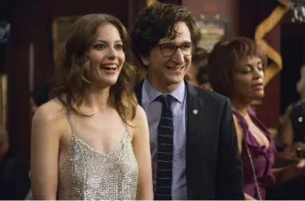  ?? SUZANNE HANOVER/NETFLIX ?? Gillian Jacobs and Paul Rust find a sad sweetness in the disaster of relationsh­ips in the Netflix series Love.