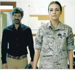  ?? MEDIASET ?? Paula Echevarría es la sargento Ibáñez; Rodolfo Sancho es un agente del CNI.