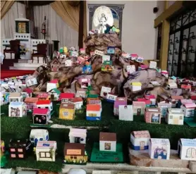  ?? CORTESÍA ?? 700 casitas representa­n a familias hatillense­s devotas a la Virgen.