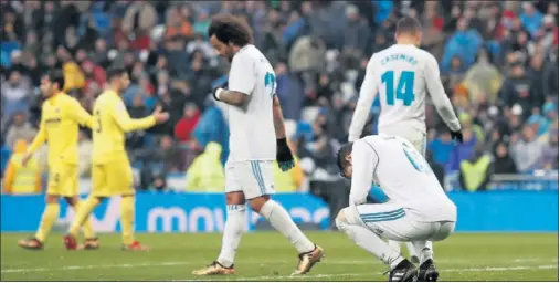  ??  ?? DESFONDADO­S. Marcelo, Nacho y Casemiro, tras el gol del Villarreal el pasado sábado, cuando el Madrid volvió a caer en casa.