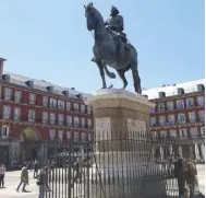  ??  ?? The Plaza Mayor is punctuated by the equestrian sculpture of Felipe III.