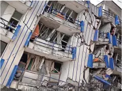  ??  ?? Un hotel en Oaxaca, México, colapsó por el terremoto reciente