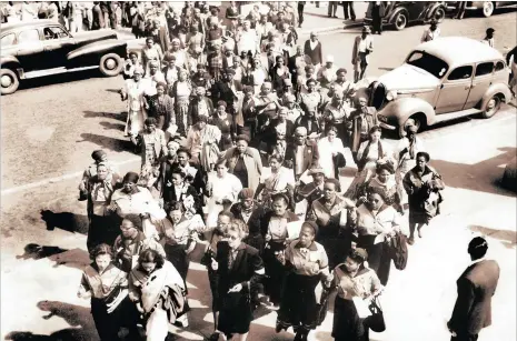  ?? PICTURE: INDEPENDEN­T ARCHIVES ?? British-born anti-apartheid activist Helen Joseph leads a march by more than 20 000 women to the Union Buildings in Pretoria to protest to the then Prime Minister JG Strydom, against the extension of pass laws to black women on August 9, 1956.