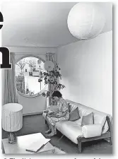  ?? Geoff Roberts ?? ● The living room area of one of the two-storey houses on the estate, circa 1977