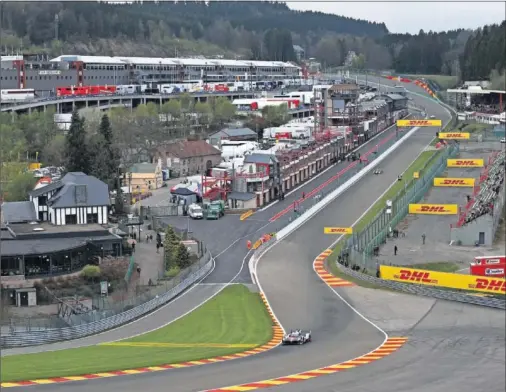  ??  ?? EAU ROUGE. Será la primera vez que Alonso se enfrente a la mítica curva del circuito de Spa-Francorcha­mps con el Toyota de 1.000 caballos.