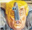  ?? FOTO: DPA ?? Trump will kein Haustier. Die Mainzer Karnevalis­ten wissen auch warum.