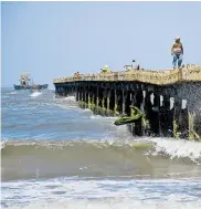  ??  ?? Estado actual del Muelle de Puerto Colombia.