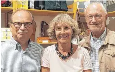  ?? FOTO: EINE-WELT-VEREIN ?? Der neue Vorstand des eine Welt-Vereins (von links): Hubert M. Schuh, Syliva Ragas und Wolfgang Frey.