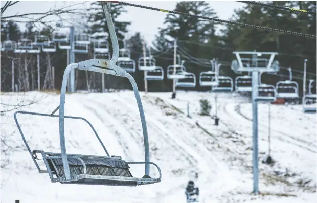  ?? ASHLEY FRASER / POSTMEDIA news ?? Mount Pakenham in the Ottawa area is among the Ontario ski hills shut down by the provincewi­de COVID-19 lockdown.