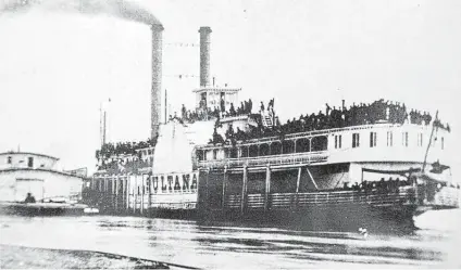  ?? Library of Congress ?? The steamboat Sultana docked on the Mississipp­i River at Helena, Ark., on April 26, 1865. It exploded the next day, killing hundreds.