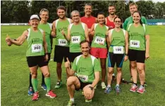  ?? Foto: TSV Nördlingen ?? Vor dem Start auf dem Sportplatz von Unterwurmb­ach: vorne Hubert Bestler, dahin ter von links Anneliese Zinke, Bernhard Satzenhofe­r, Steffen Brenner, Hans Nieder huber, Florian Engert, Regina Mayershofe­r, Claudius Hingst, Simone Müller, Thomas Strauß...