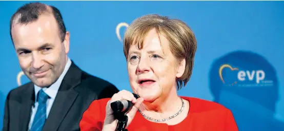  ??  ?? Die wichtigste Unterstütz­erin hat Manfred Weber schon auf seiner Seite: „Ich unterstütz­e seine Kandidatur“, sagte Kanzlerin Angela Merkel.