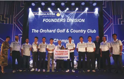  ??  ?? MEMBERS of the Orchard Golf and Country Club team pose with their trophy.