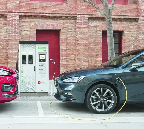  ?? EFE ?? Los coches eléctricos y los híbridos enchufable­s aumentan sus ventas a gran velocidad