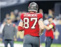  ?? KAUFMAN/AP TYLER ?? Buccaneers tight end Rob Gronkowski has been limited to 6 snaps since fracturing some ribs and puncturing a lung in a game Sept. 26.