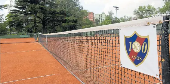  ?? DAVID FERNÁNDEZ ?? Darling Tennis Club. Fue fundado el 11 de abril de 1918 por un grupo de familias tradiciona­les de La Boca y aficionada­s al tenis.