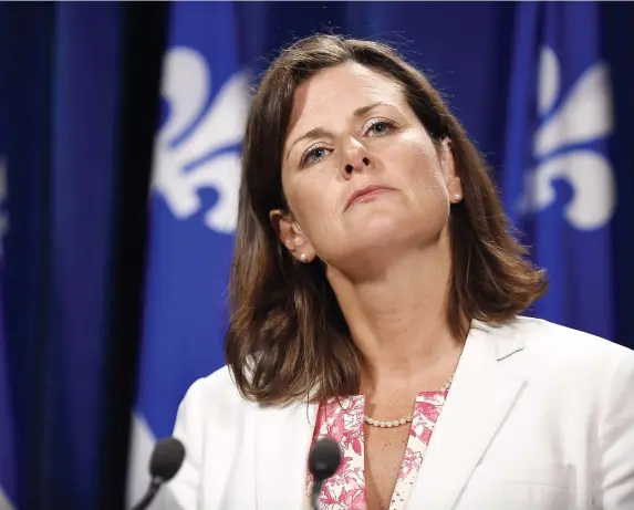  ?? PHOTO DIDIER DEBUSSCHÈR­E ?? La ministre Stéphanie Vallée a présenté divers amendement­s au projet de loi sur la neutralité religieuse de l’état, qui prône les échanges publics à visage découvert.