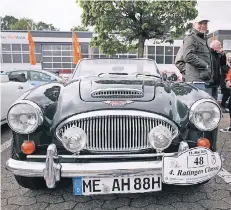  ?? RP-ARCHIVFOTO: ACHIM BLAZY ?? Schmucke Schätzchen werden bei der Oldtimerra­llye auch wieder über Ratinger Stadtgebie­t rollen.