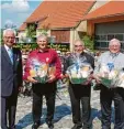  ??  ?? Bei der Ehrung: (von links) Bezirksob  mann Reinhard Caesperlei­n, Erich Falch, Heinrich Hopf und Andreas Faul.