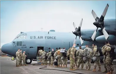  ?? Connecticu­t National Guard / Contribute­d photo ?? National Guard personnel departing for Washington, D.C.