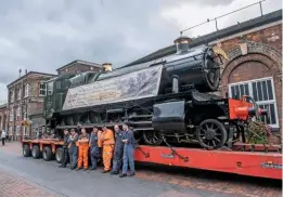  ?? JACK BOSKETT ?? extracted from its long-time home in the McArthurgl­en designer outlet in Swindon, ‘Manor’ no. 7819 Hinton Manor is loaded onto a low-loader ready for its journey to kiddermins­ter on August 21.