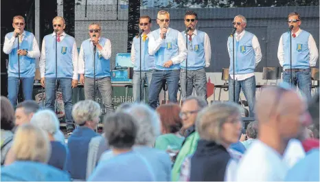  ?? ARCHIVFOTO: THOMAS WARNACK ?? Die Männer hinter Josefslust stehen seit 25 Jahren auf der Bühne, wie hier beim Streetlife Festival in Sigmaringe­n.