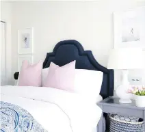  ?? PHOTOS (2): COURTESY OF NATASHA K DESIGN ?? Light colours help make this bedroom look more spacious, and patterned baskets like the one tucked under the night table add storage space that pleases the eye.