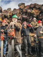  ??  ?? Timber Kings follows the crew from Pioneer Log Homes as they build massive log homes.