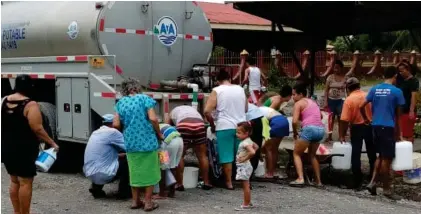  ?? CORTESÍA AYA ?? Nueve cisternas intentan abastecer de agua potable a las 30.000 personas.