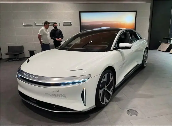  ?? ?? A Lucid Air electric vehicle is displayed at a shopping mall in Scottsdale, Arizona, U.S., September 27, 2021. Image: Reuters