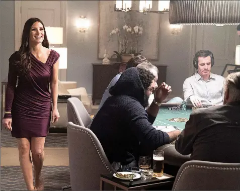  ??  ?? Motormouth­ed Molly Bloom (Jessica Chastain) runs a high stakes poker game for the Hollywood elite in Aaron Sorkin’s directoria­l debut