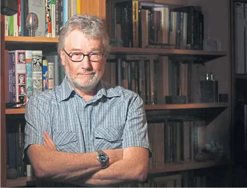  ?? ?? COLLECTION: Personal writings by Dunfermlin­e-born author Iain Banks are going on show at Stirling University.