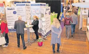  ??  ?? Bei der 13. Viersener Immobilien­börse verwandelt sich die Festhalle am Samstag und Sonntag wieder in ein Informatio­nsforum rund ums Wohnen und Bauen.