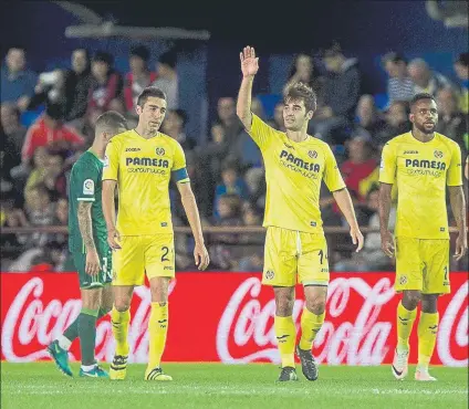  ?? FOTO: EFE ?? Manu Trigueros celebra su golazo El centrocamp­ista mandó el balón a la escuadra, firmando el 1-0 en El Madrigal