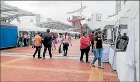  ?? Foto: Gisella Chávez / EXTRA ?? En el Malecón Simón Bolívar se realizan varias ferias artesanale­s.