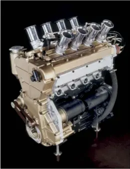  ??  ?? The 1100 bhp F1 engine was based around a Formula 1 block.