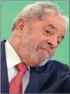  ??  ?? VIDAS PARALELAS de Lula y Cristina por la corrupción.