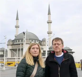  ?? ?? Reportern Yvonne Butfors och fotografen Jari Välitalo åkte till Turkiet för att få reda på mer om omständigh­eterna kring Jeanettes död.