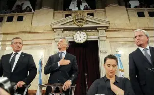  ??  ?? A LA TRIBUNA. Macri mostró los dientes en el Congreso. En la nueva estrategia PRO, el Presidente va a ser más duro, tomando más distancia de la “pesada herencia”.