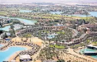  ?? FOTO: ORASCOM HOTEL MANAGEMENT ?? Künstliche Stadt: El-Guna ist eine Urlauber-Hochburg und Vergnügung­sareal für wohlhabend­e Ägypter.