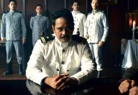  ??  ?? JOHN Arcilla as Heneral Luna: A decent and single-minded man, Luna could not himself find his proper place; he was as misplaced as his nationalis­m in the scheme of things.