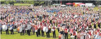  ?? ARCHIVFOTO: STEIDLE ?? 2000 Musiker auf einem Foto: Impression vom letzten Kreismusik­fest in Westerheim vor drei Jahren. 2020 wird das nächste Kreismusik­fest in Westerheim stattfinde­n.