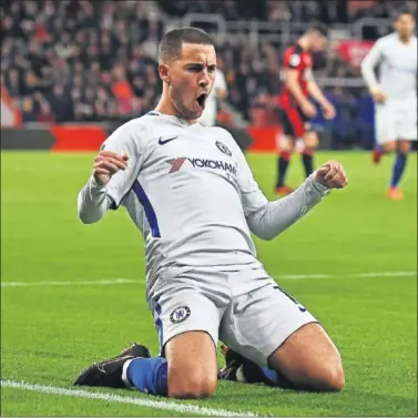  ??  ?? CODICIADO. Eden Hazard, futbolista belga del Chelsea, podría reforzar al Madrid el próximo verano.