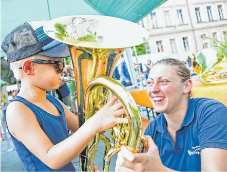  ?? ARCHIVFOTO: SUSI DONNER ?? Beim Lindauer Stadtfest haben auch die jungen Besucher viel Spaß, wie dieses Bild aus dem Vorjahr beweist.