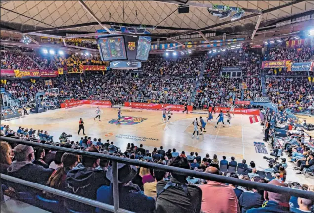  ?? ?? El Palau Blaugrana tuvo un lleno absoluto en el segundo partido de cuartos entre el Barça y el Bayern de Múnich. Los aficionado­s culés volverán hoy en masa para el quinto.