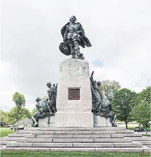  ?? BERNARD WEIL PHOTOS TORONTO STAR FILE ?? The Samuel de Champlain Monument on the shores of Lake Couchichin­g: Will it ever come back?
